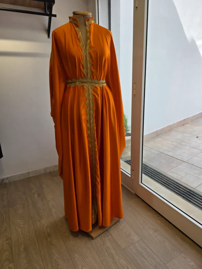 Jebba satin couleur oranger
