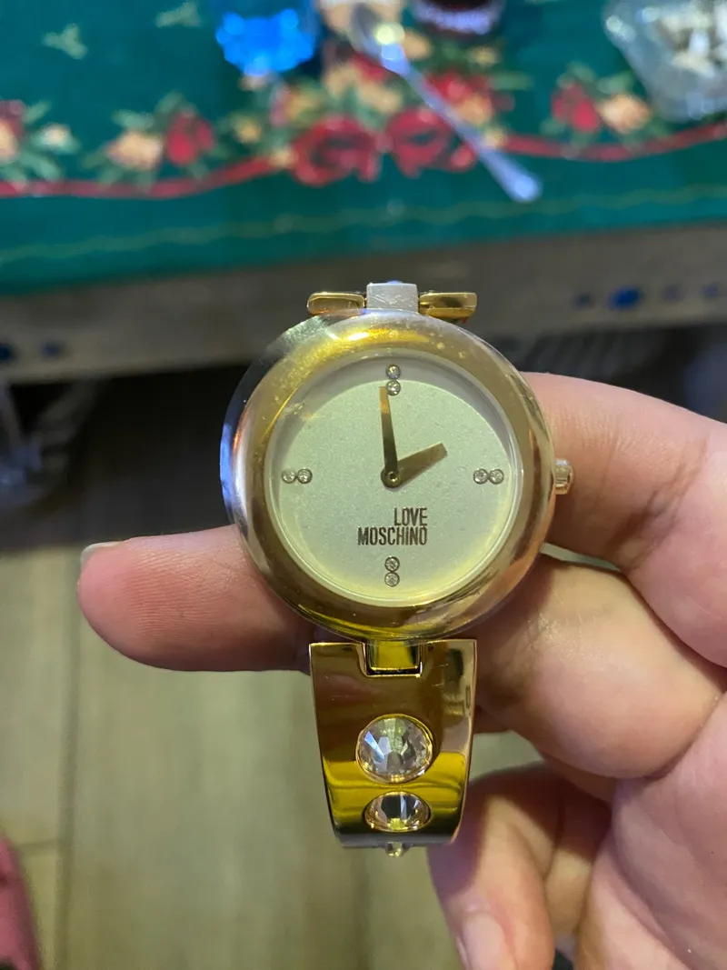 Montre love moschino