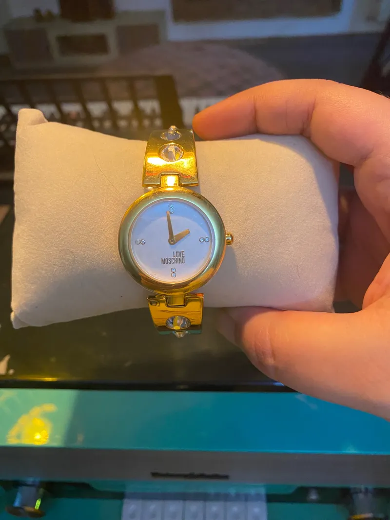 Montre love moschino