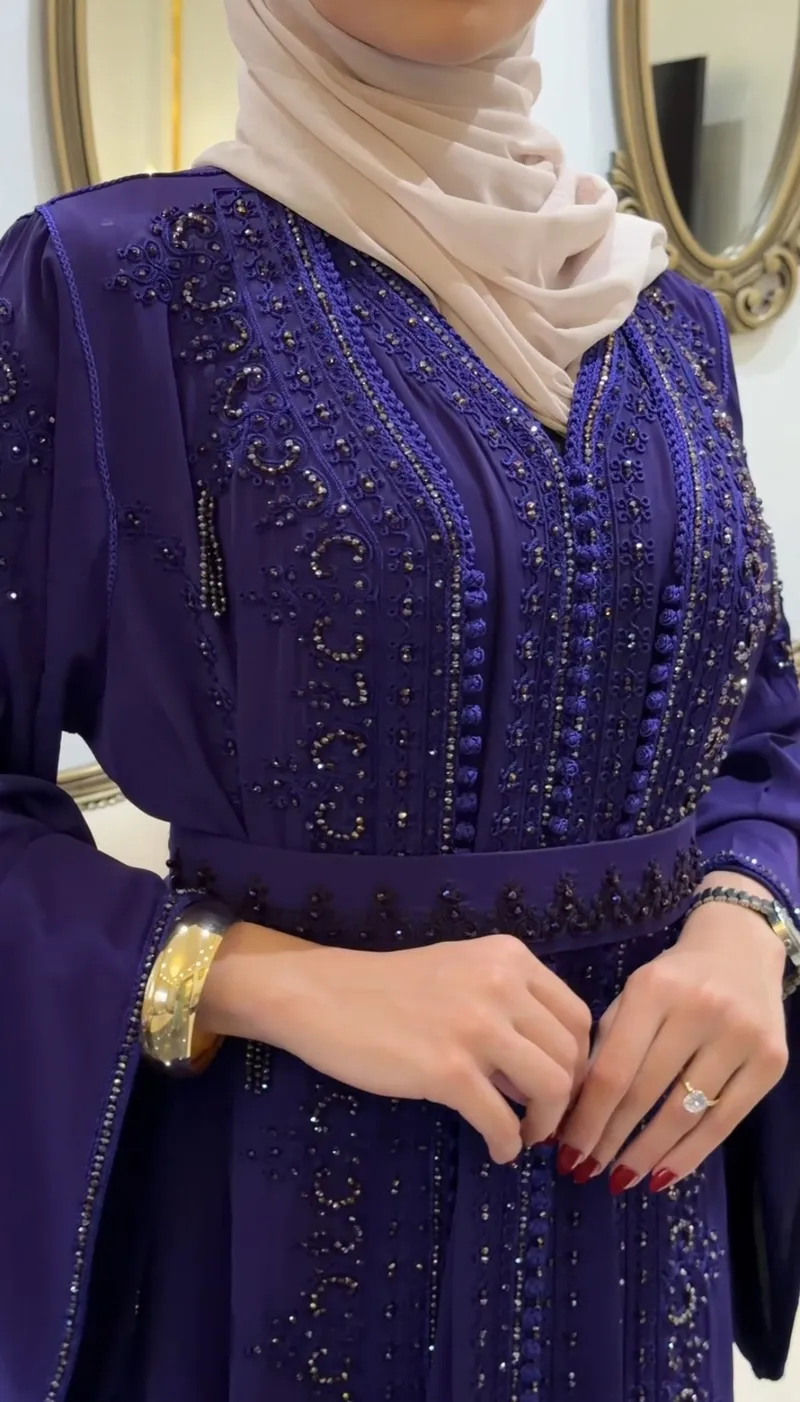 قفطان مغربي اصيل مطروز باليد