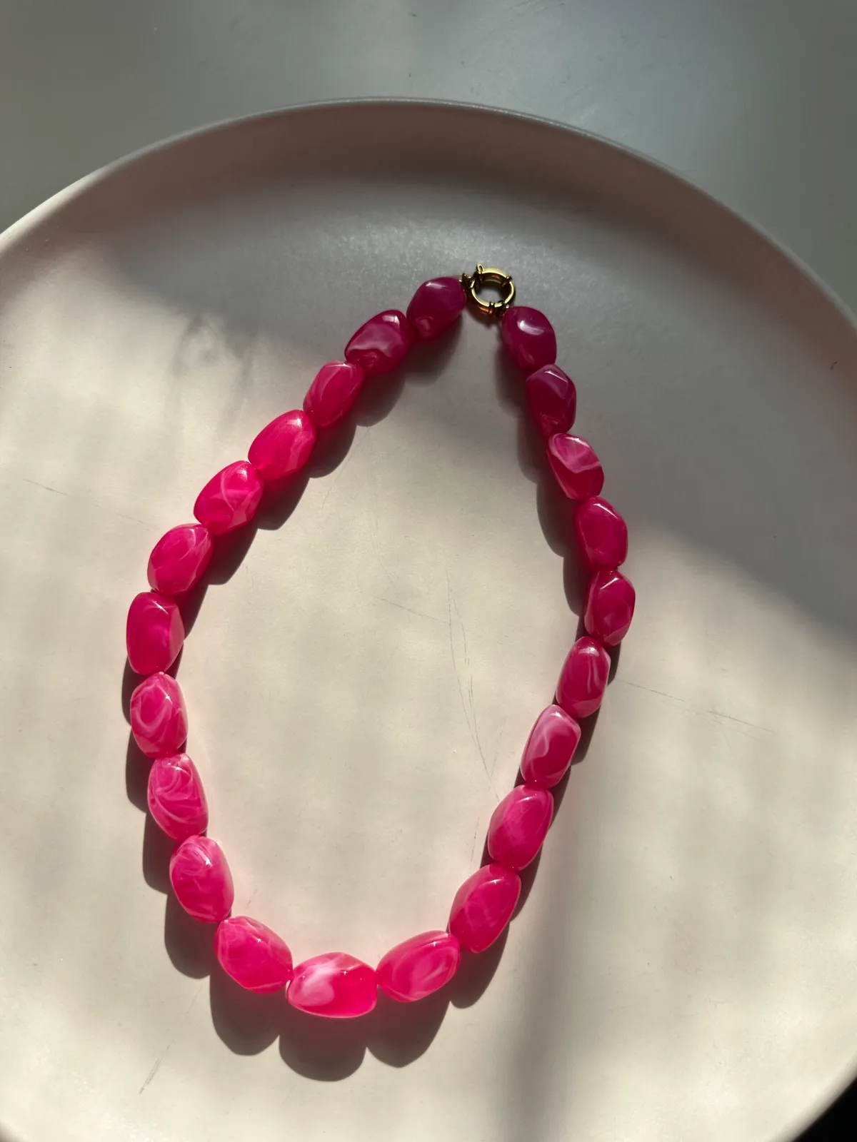 Collier à perles baroques