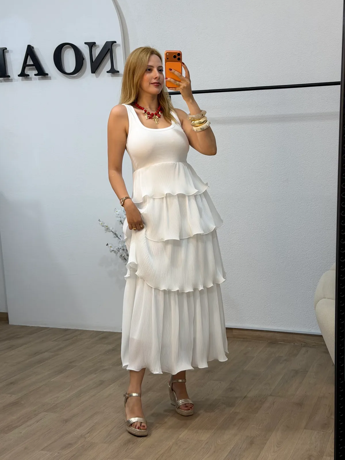 Robe Blanche Volante