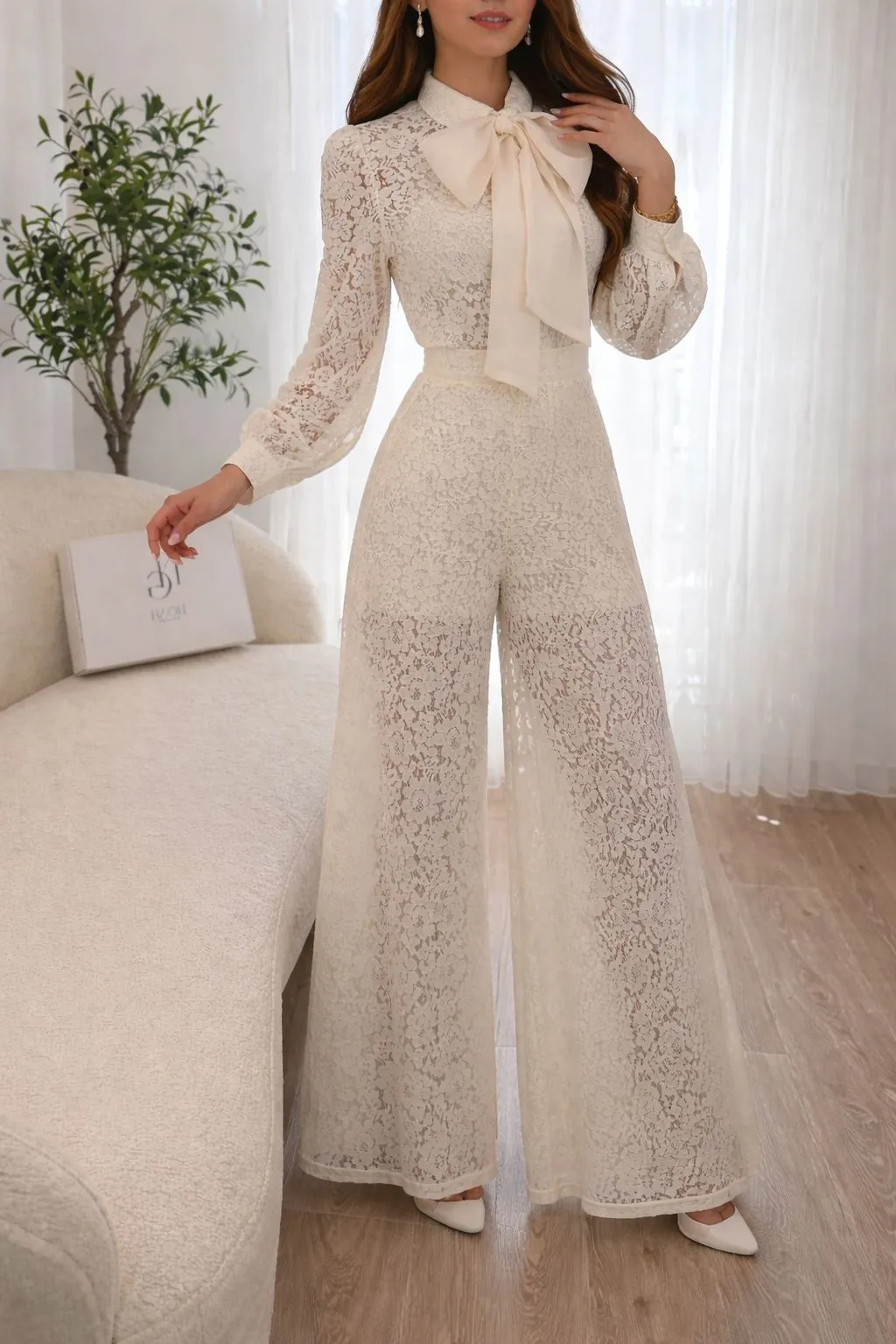 Ensemble Ivory Lace Chic