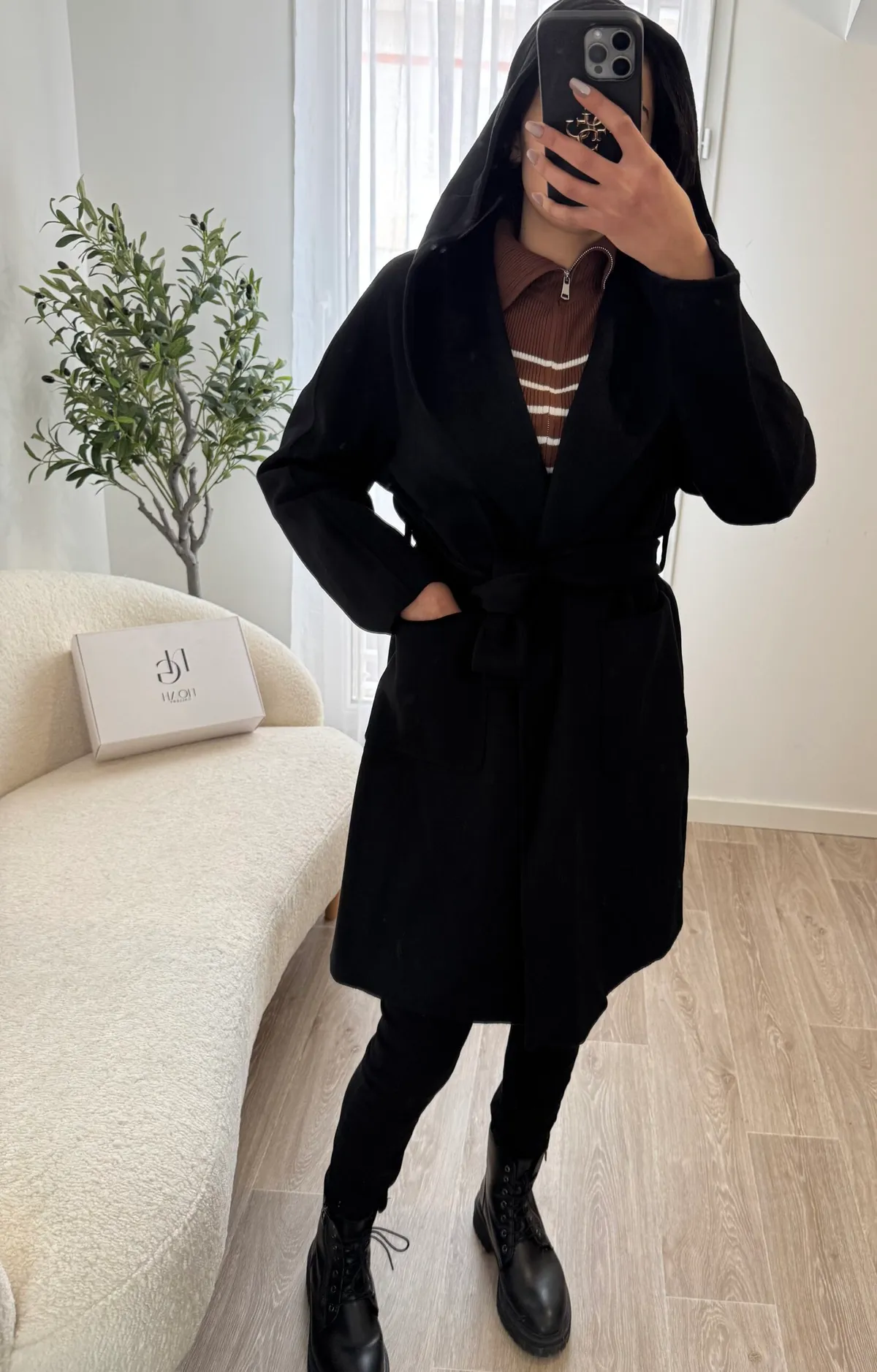 Manteau Noir Avec Capuche