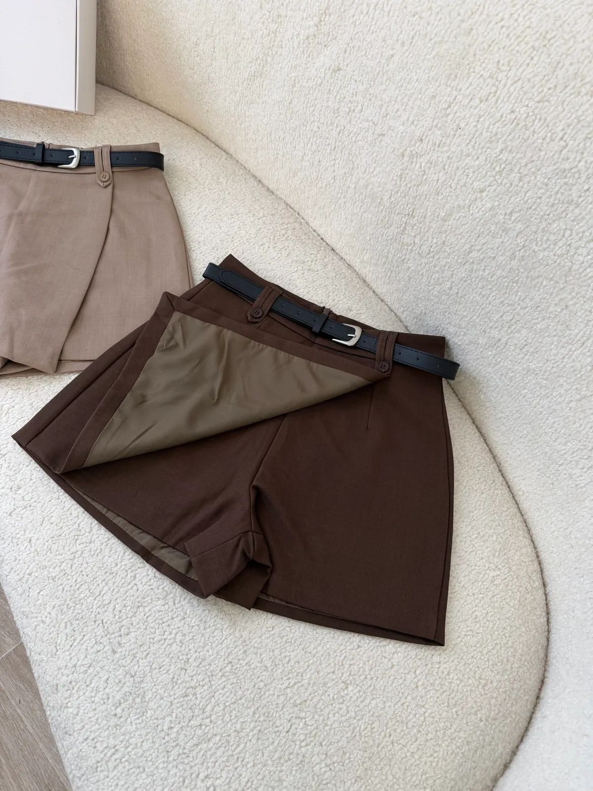 Short Tailleur Chic Ceinturé