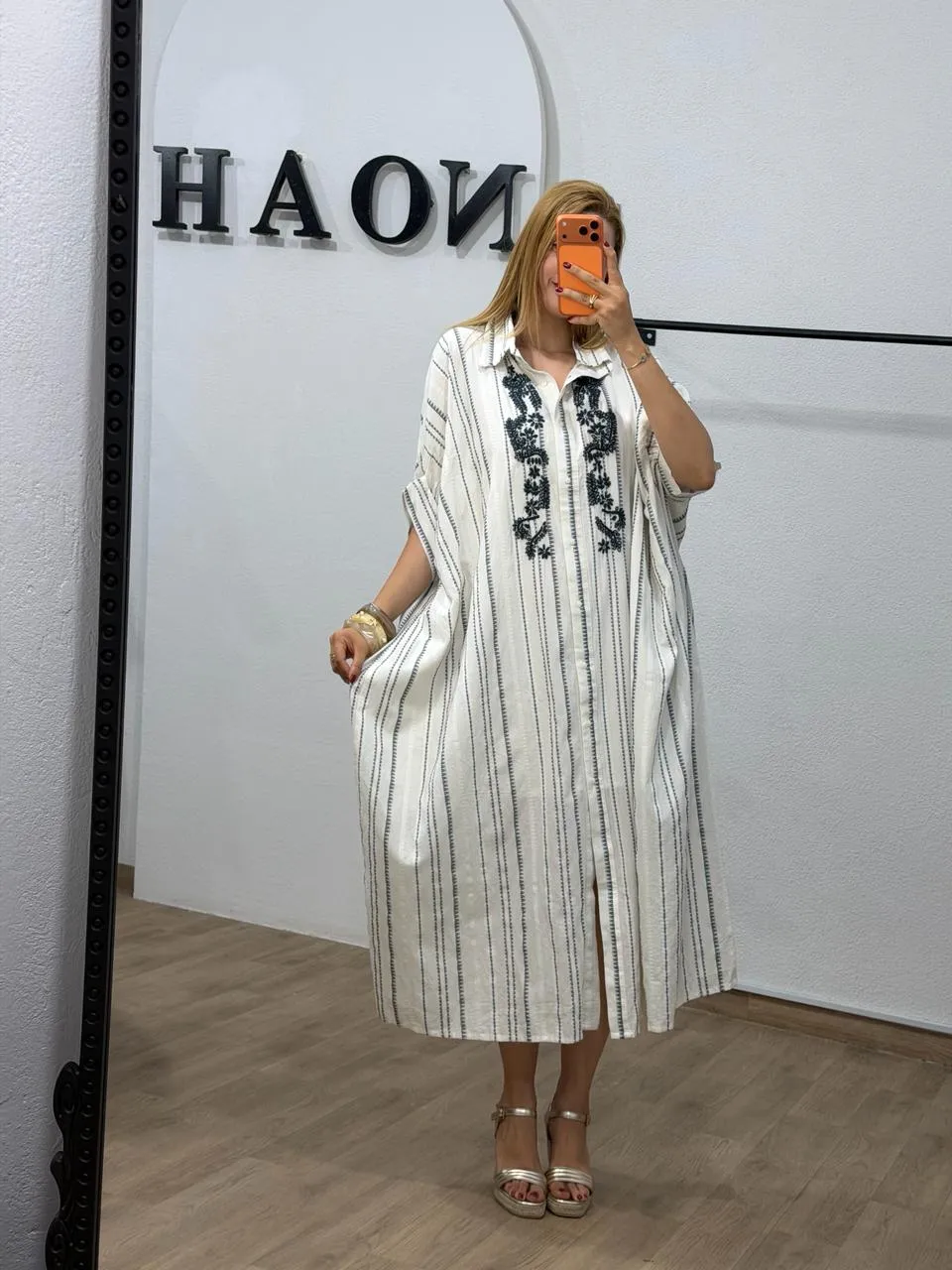 Robe Azur Brodée