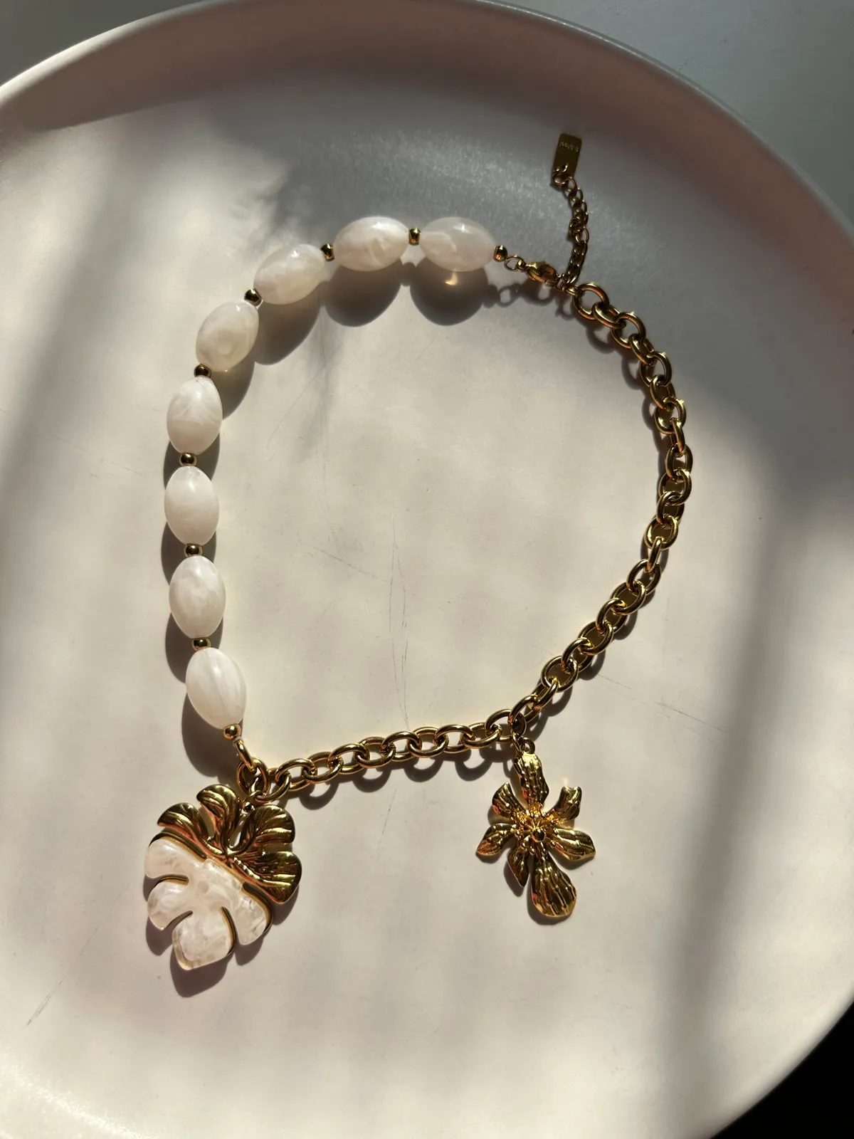 Le collier brume d&rsquo;or