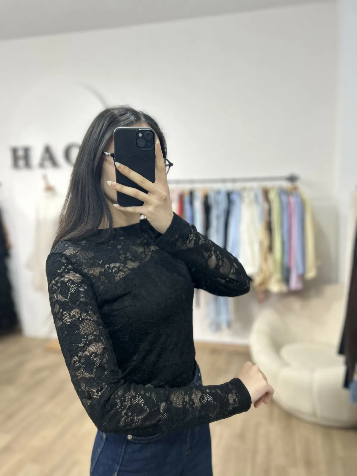 Pull Noir Dentelle