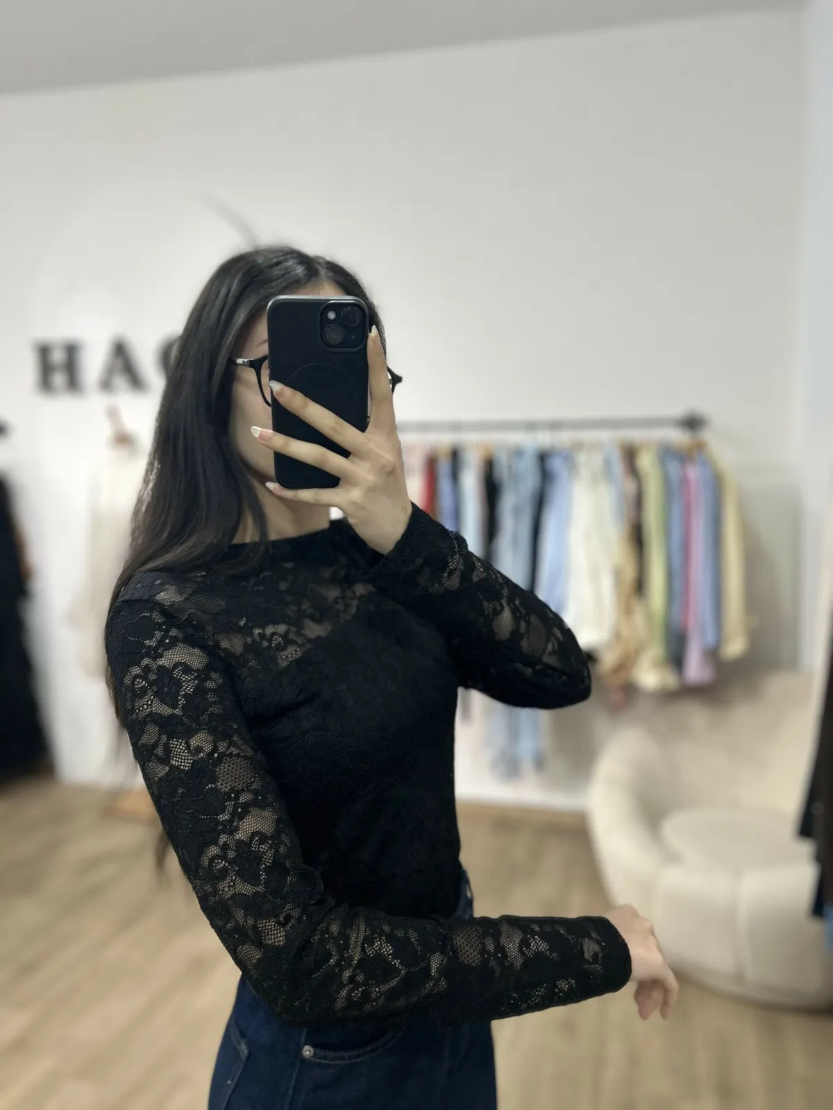 Pull Noir Dentelle