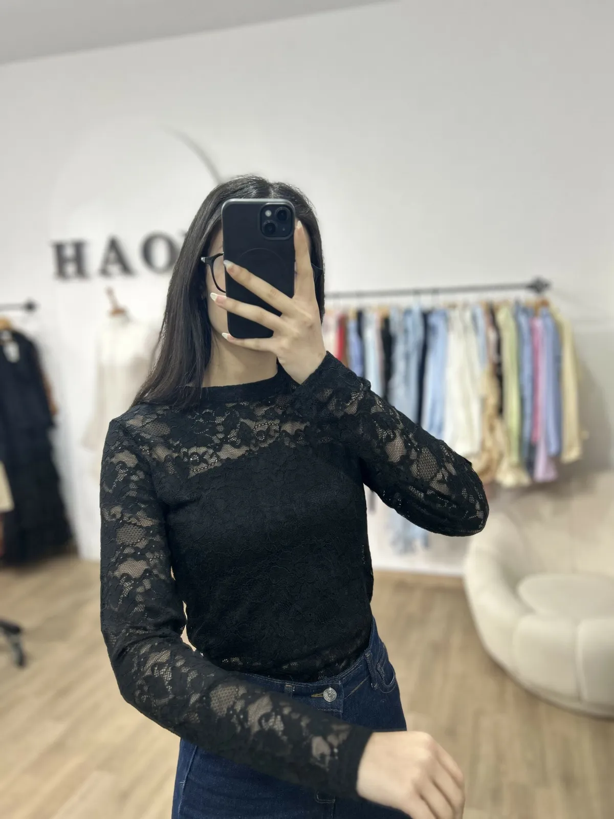 Pull Noir Dentelle