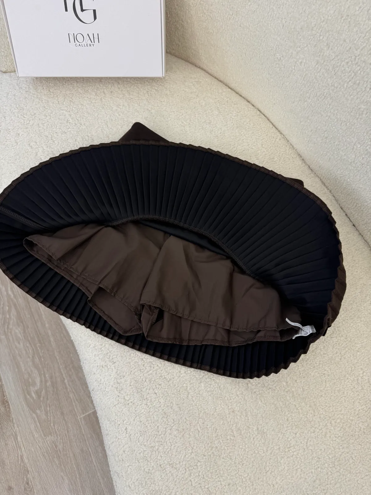 Jupe Courte À Plis Marron