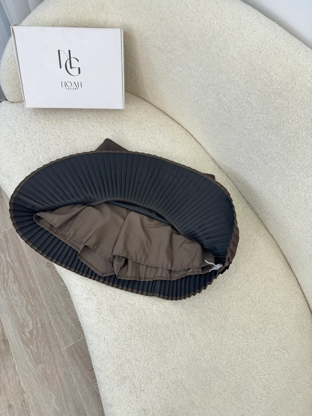 Jupe Courte À Plis Marron