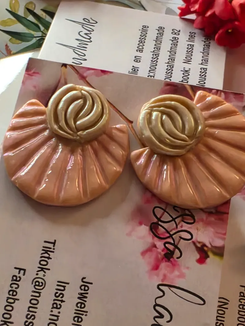 Boucle  d'oreille fais mains