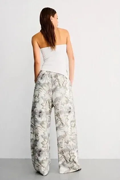 SUPER BAGGY SWEATPANTS